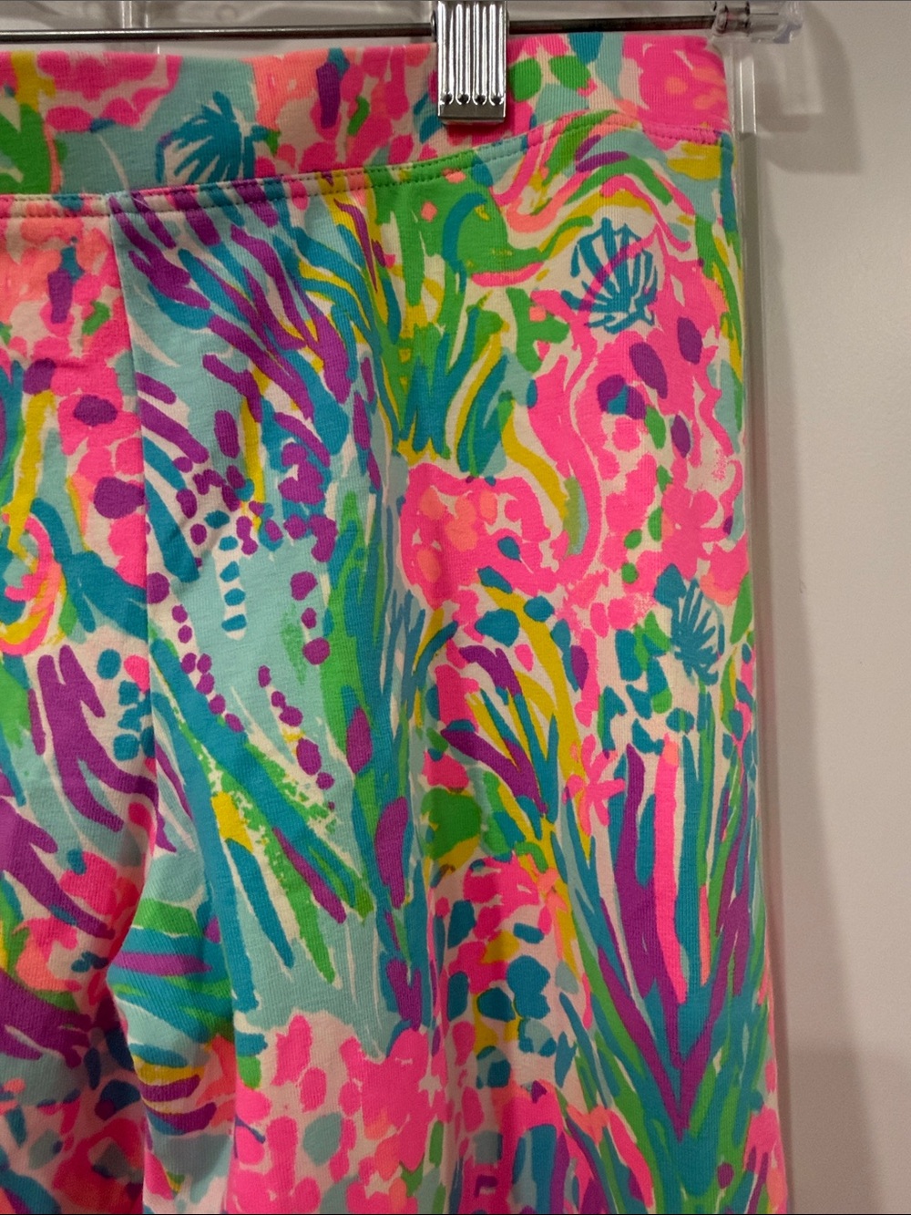 EUC Lilly Pulitzer Girls' Floral Leggings in Pink, Green & Blue Rainbow Soleil - Picture 3 of 5